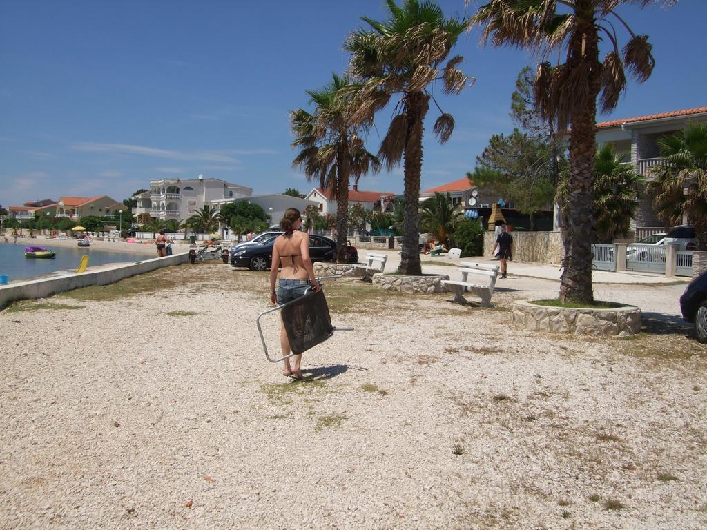 Deby Beach House Vir Kültér fotó