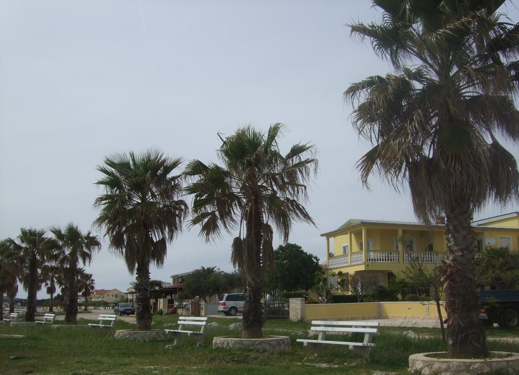 Deby Beach House Vir Kültér fotó